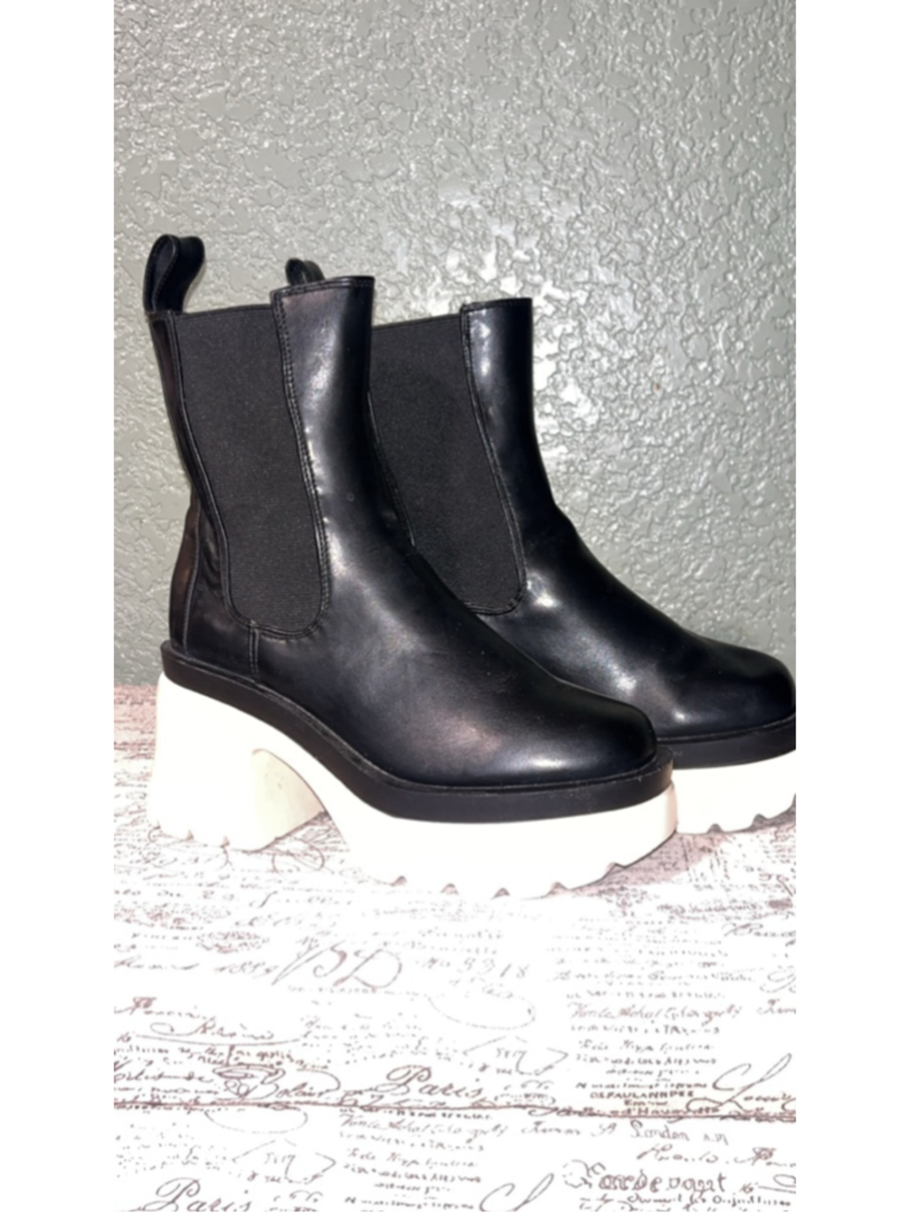 Women's liliana Black and Cream Heeled Boots Size 7